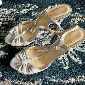 Kate Spade heels in size 5.5, dust bag included